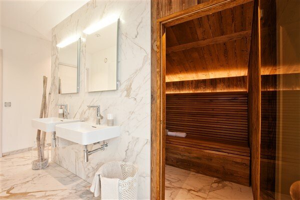 Badevergnügen mit Sauna Badevergnügen mit Sauna